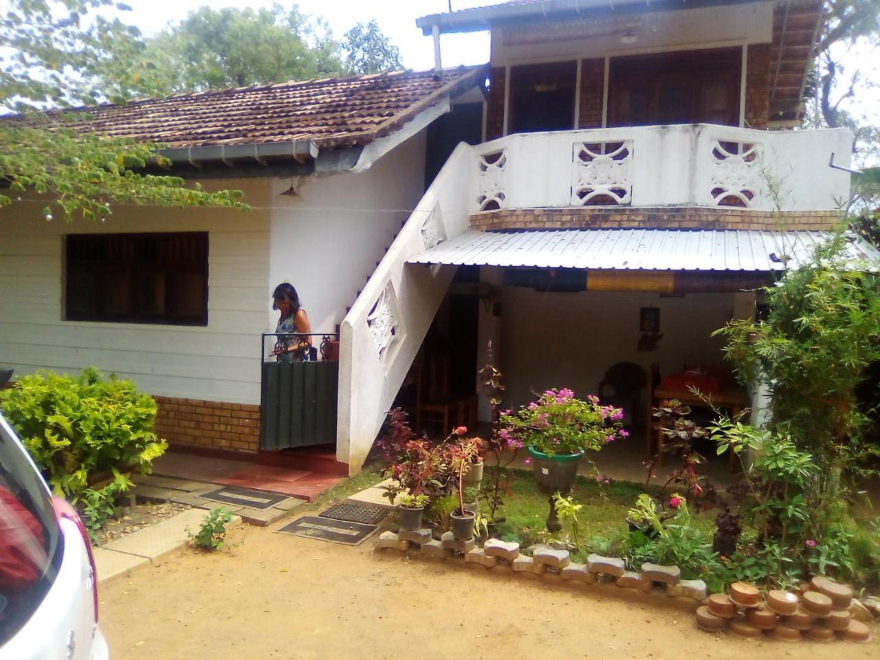 טנגלה Jayanika Home Stay מראה חיצוני תמונה